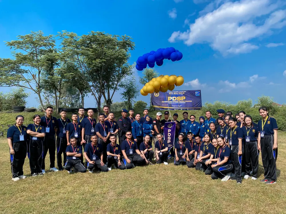 Kelompok mahasiswa program F&B Service